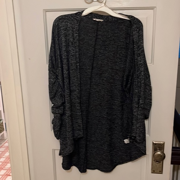 Cardigan with fancy sleeves - Picture 1 of 6